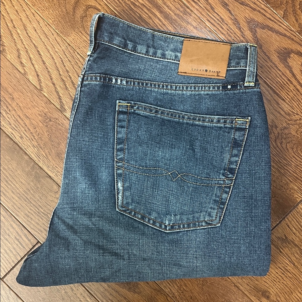 Lucky Brand Medium Wash 363 Vintage Straight Jeans, size 36x30